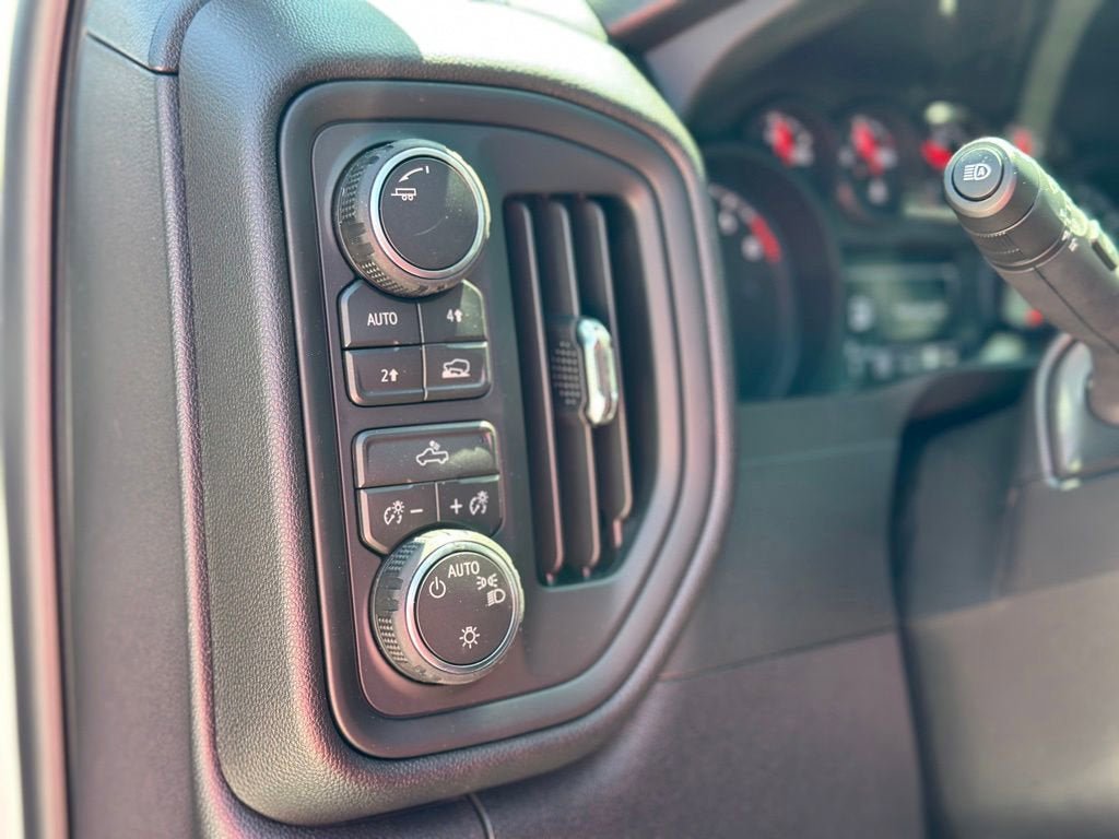 New 2026 Chevrolet Silverado 1500 W/T w/ WT Value Package AWD/4WD image 18