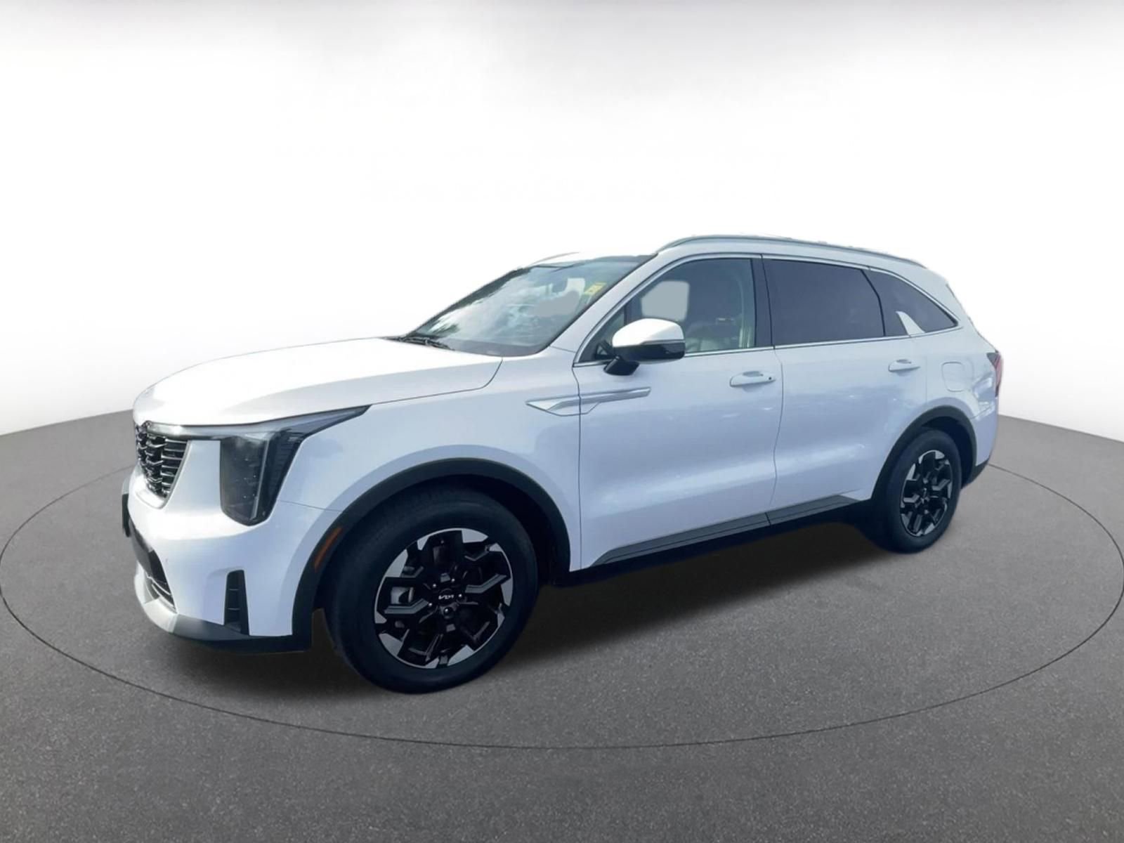 Used 2024 Kia Sorento S image 8