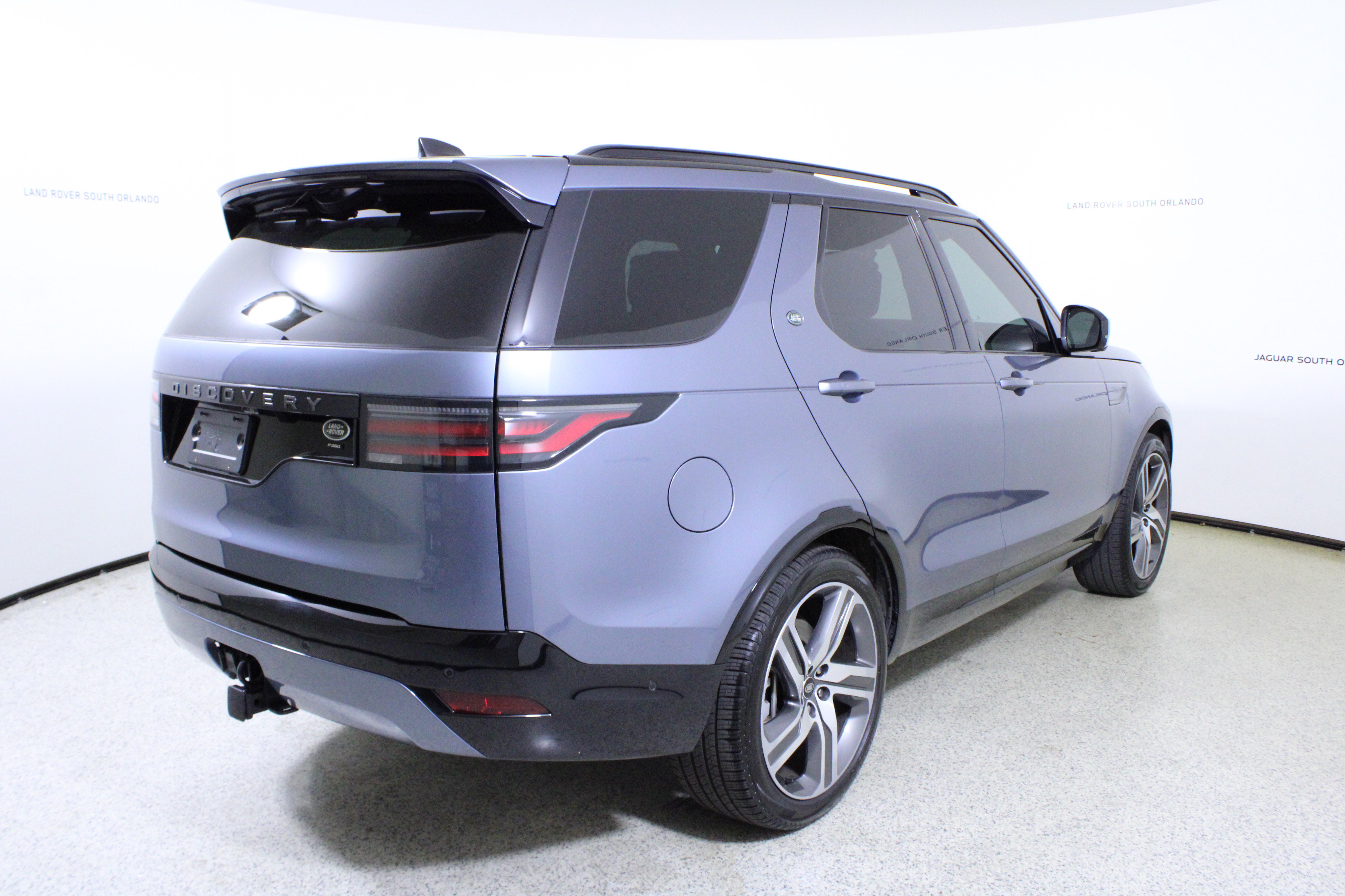 Used 2023 Land Rover Discovery HSE R-Dynamic image 7