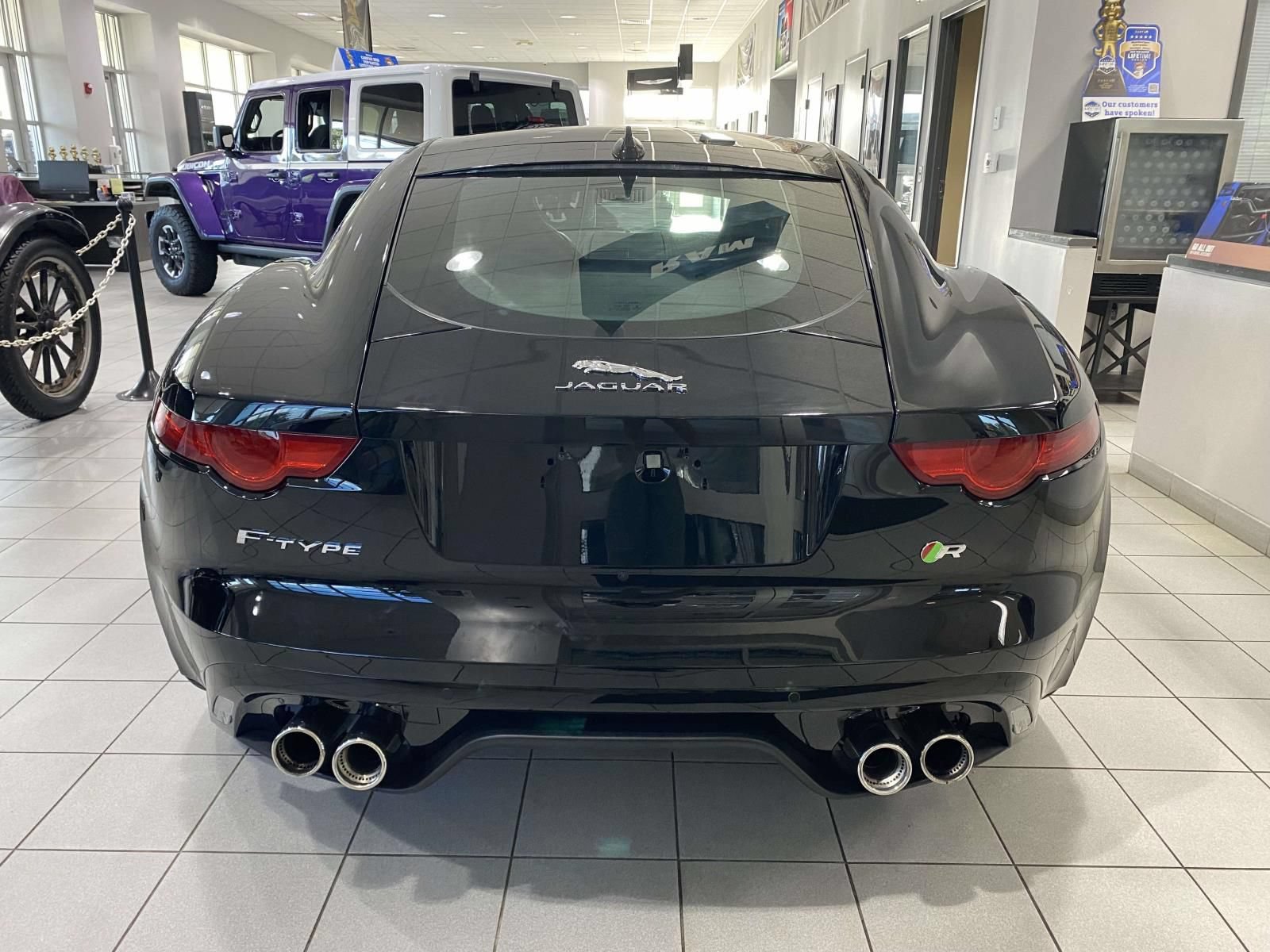 Used 2015 Jaguar F-TYPE R RWD image 6