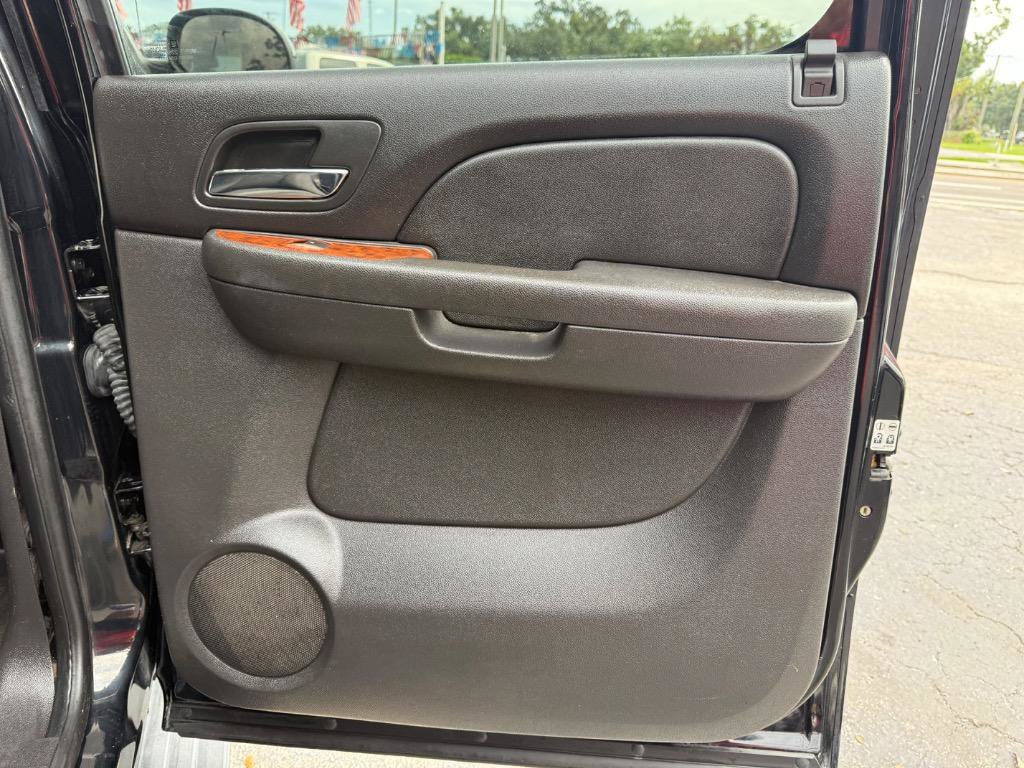Used 2007 Chevrolet Avalanche LT AWD/4WD image 25