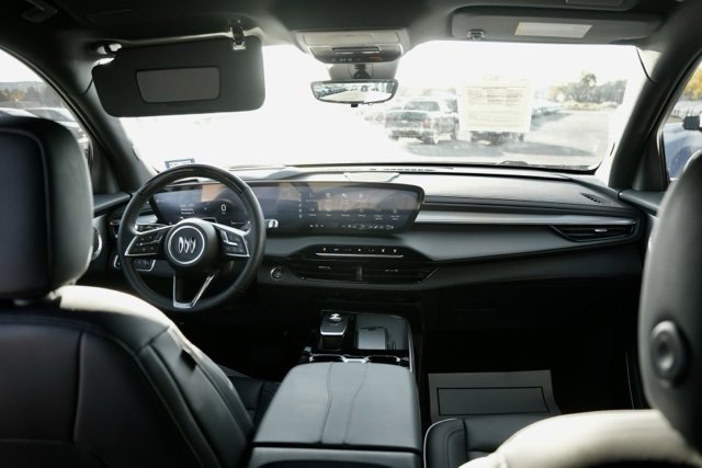Used 2025 Buick Enclave Avenir w/ Super Cruise Package image 11