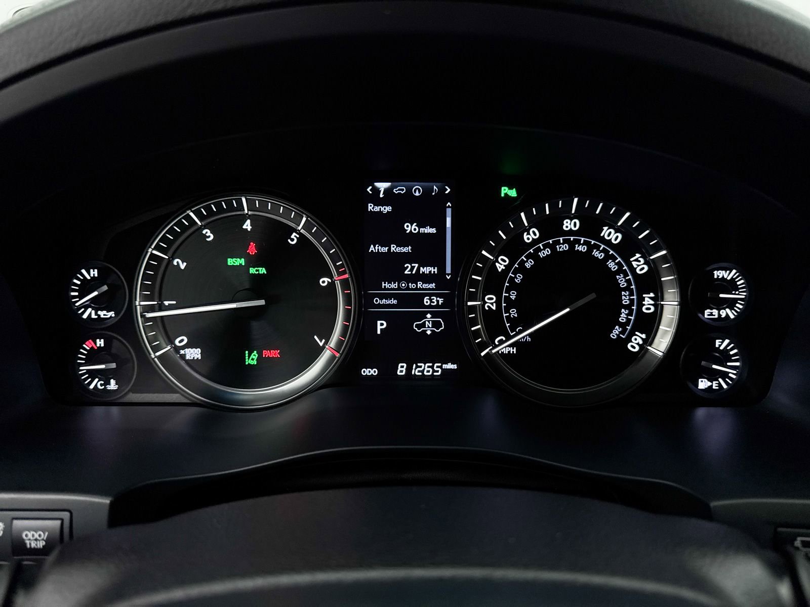 Used 2018 Lexus LX 570 4WD w/ Luxury Package image 39
