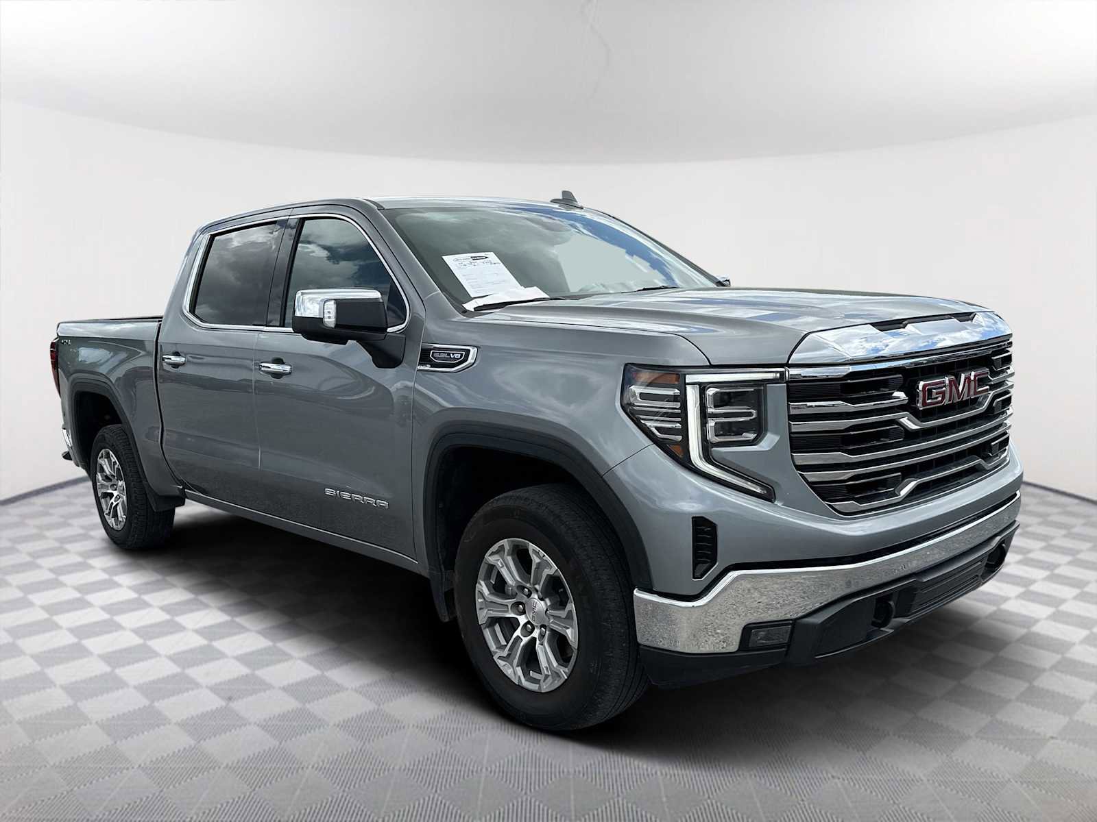 Used 2025 GMC Sierra 1500 SLT AWD/4WD image 1