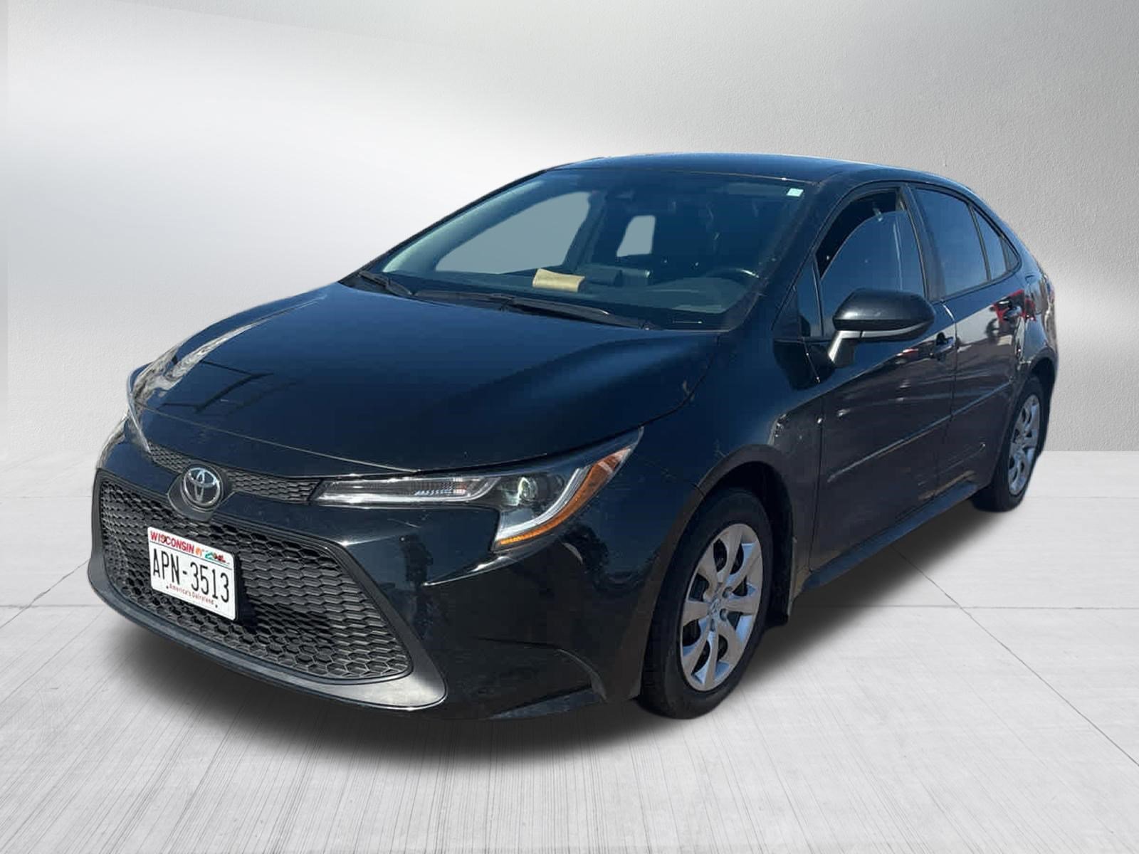 Used 2022 Toyota Corolla LE image 2