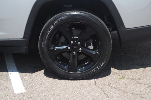 Used 2023 Jeep Grand Cherokee L Laredo AWD/4WD image 29