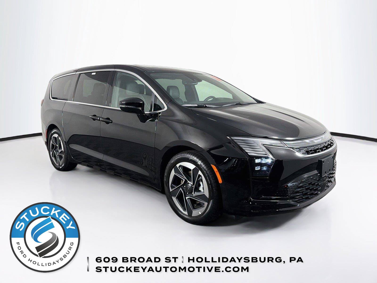 Used 2027 Chrysler Pacifica Limited