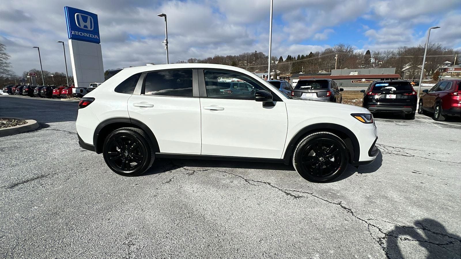 New 2026 Honda HR-V Sport image 3