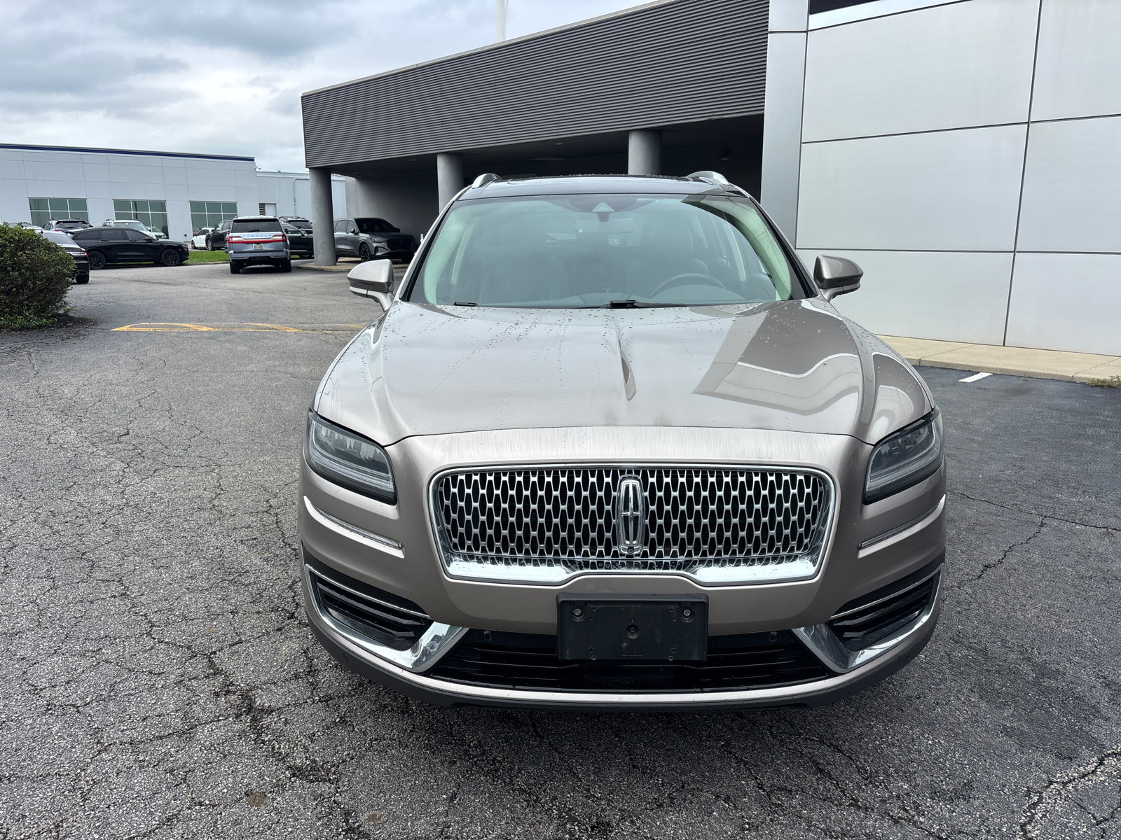 Used 2019 Lincoln Nautilus Reserve AWD/4WD image 2