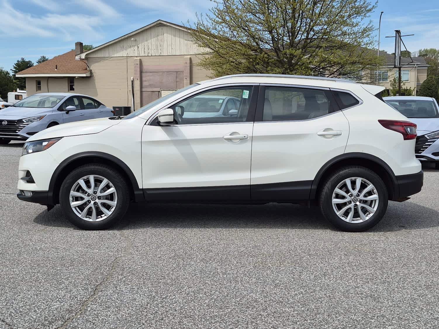 Used 2022 Nissan Rogue Sport SV image 5