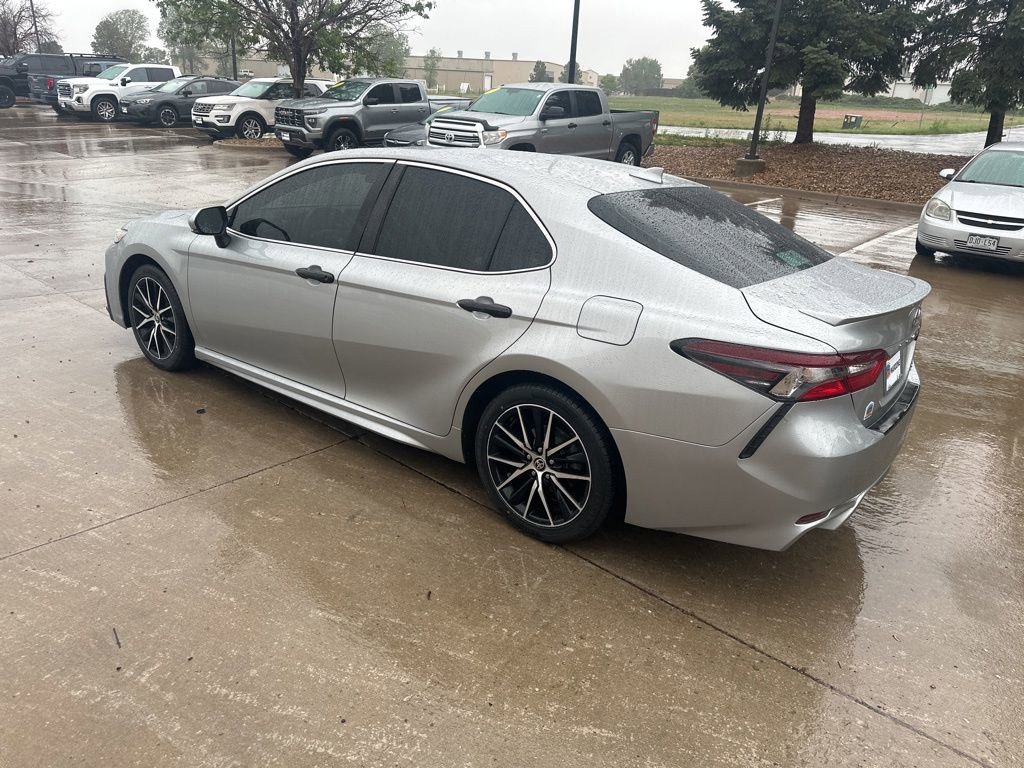 Used 2021 Toyota Camry SE w/ Cold Weather Package AWD/4WD image 32