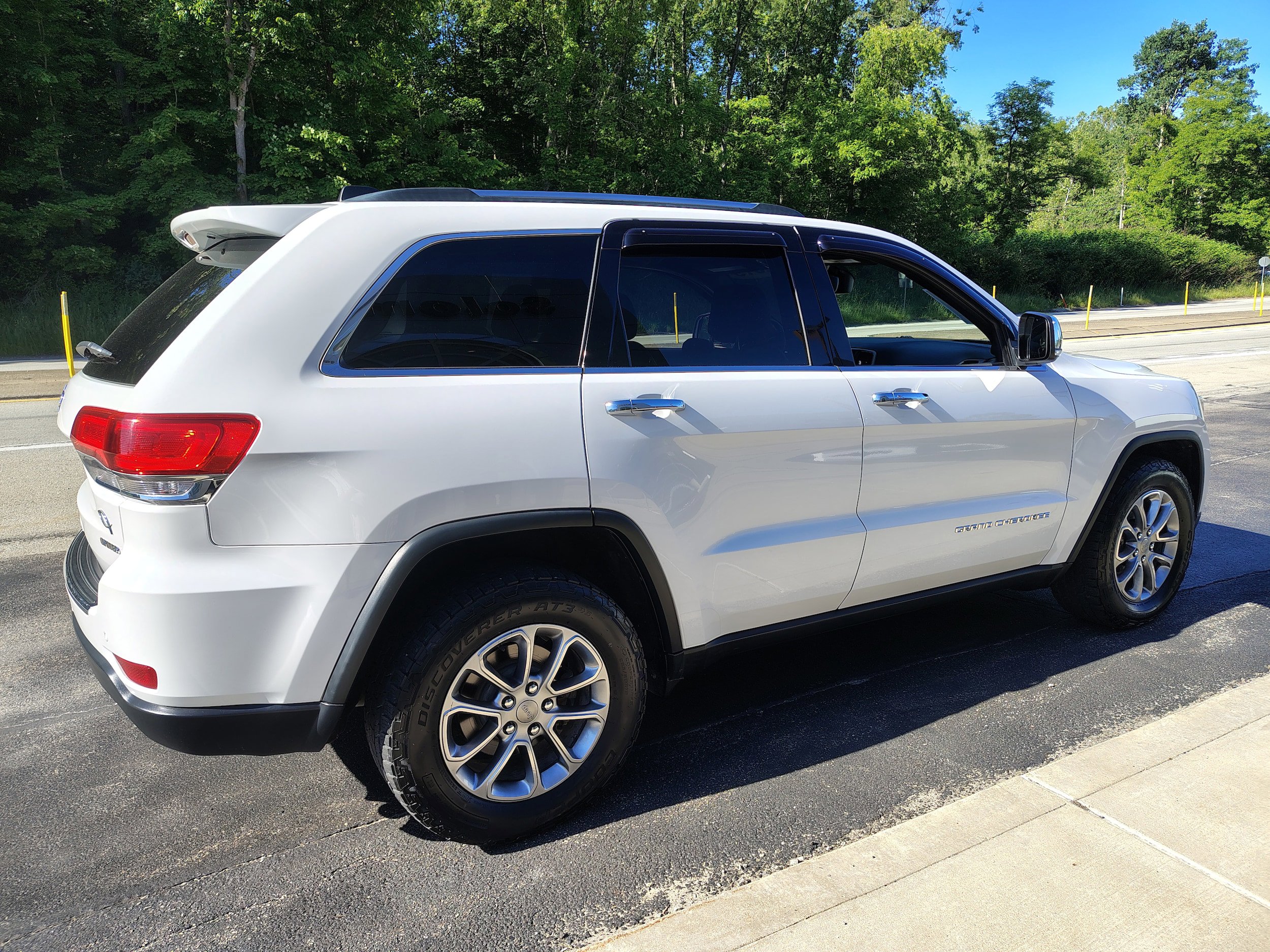 Used 2015 Jeep Grand Cherokee Limited AWD/4WD image 7