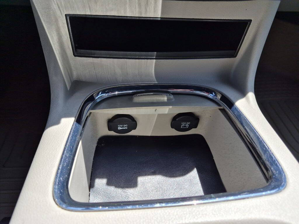 Used 2018 Dodge Grand Caravan SXT FWD image 26