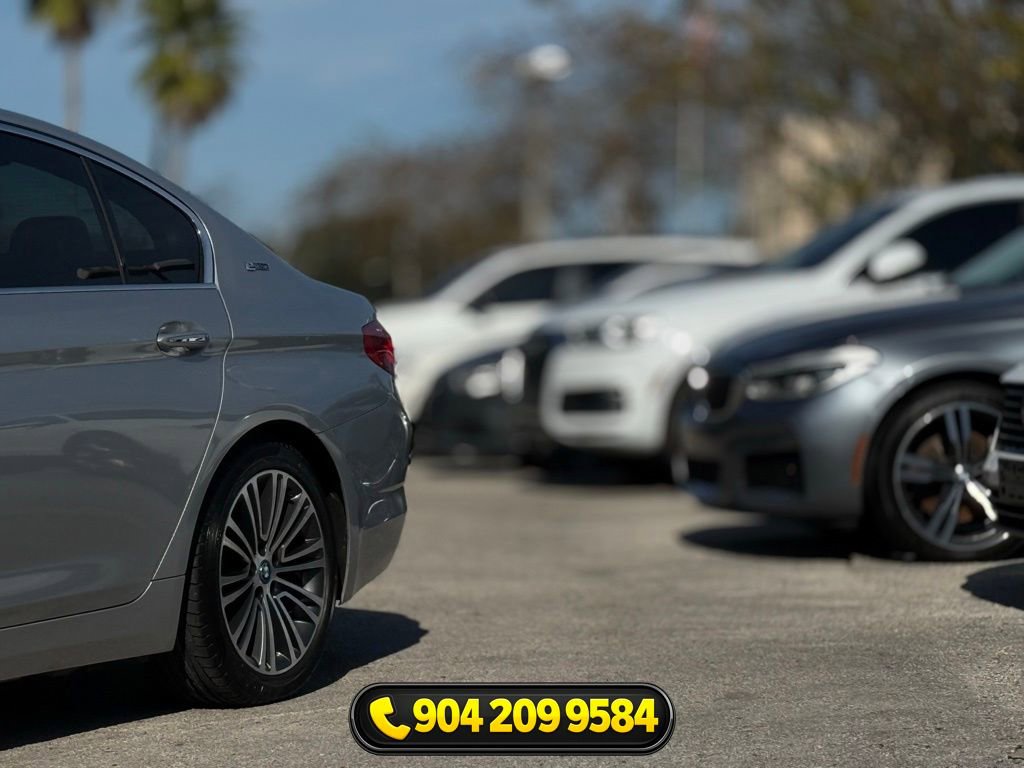 Used 2018 BMW 530e w/ Premium Package 2 RWD image 2