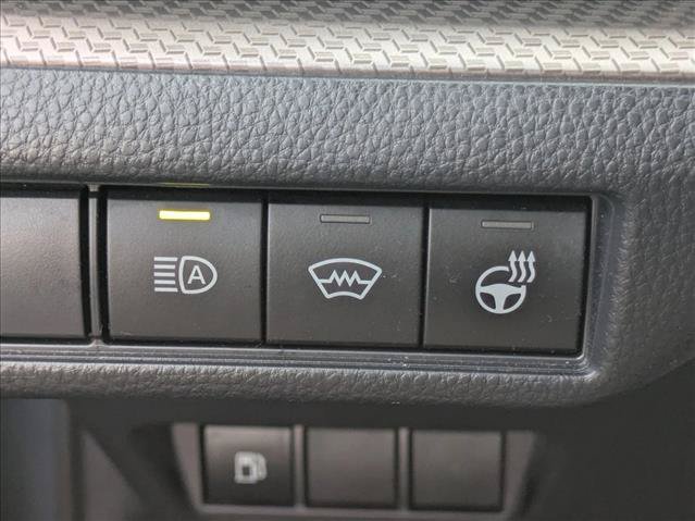 Used 2025 Toyota Prius XLE FWD image 12