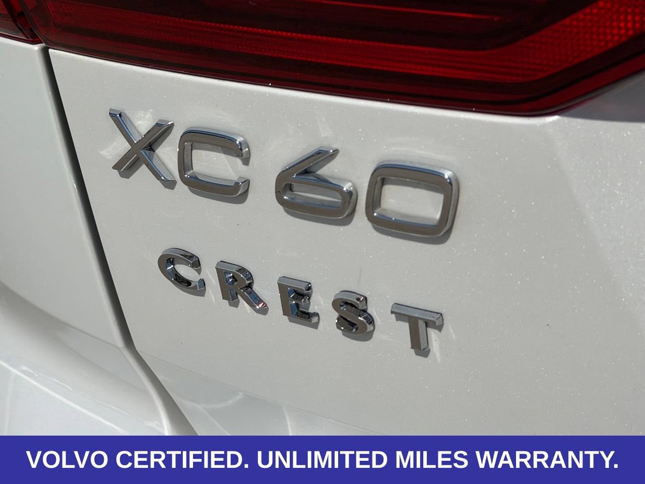 Certified 2026 Volvo XC60 B5 Plus AWD/4WD image 9