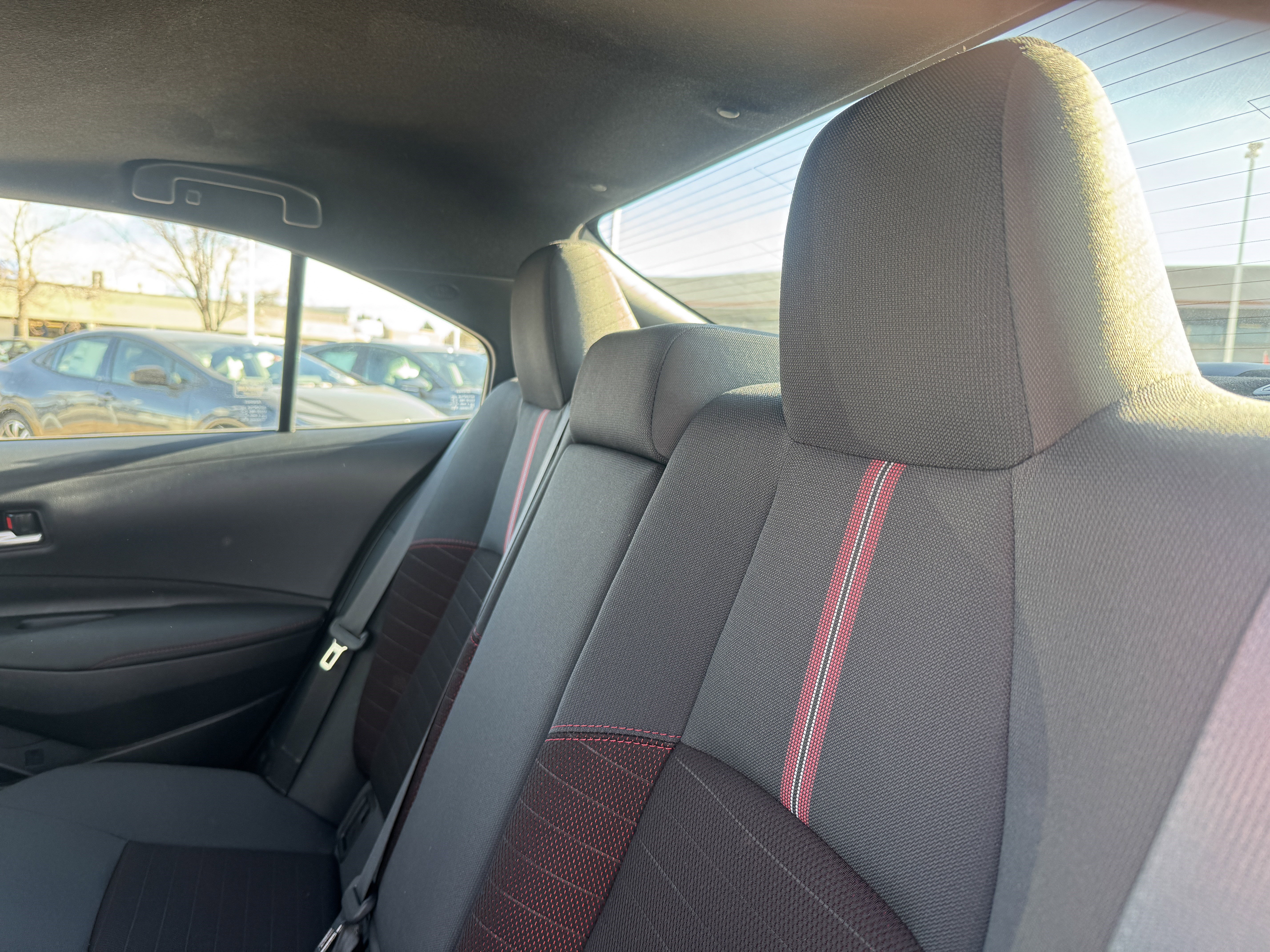 Used 2025 Toyota Corolla SE w/ SE Premium Package image 15