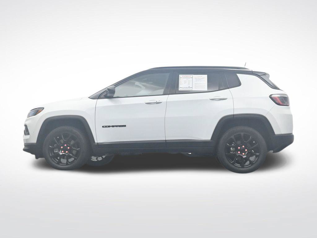 Used 2023 Jeep Compass Latitude AWD/4WD image 37