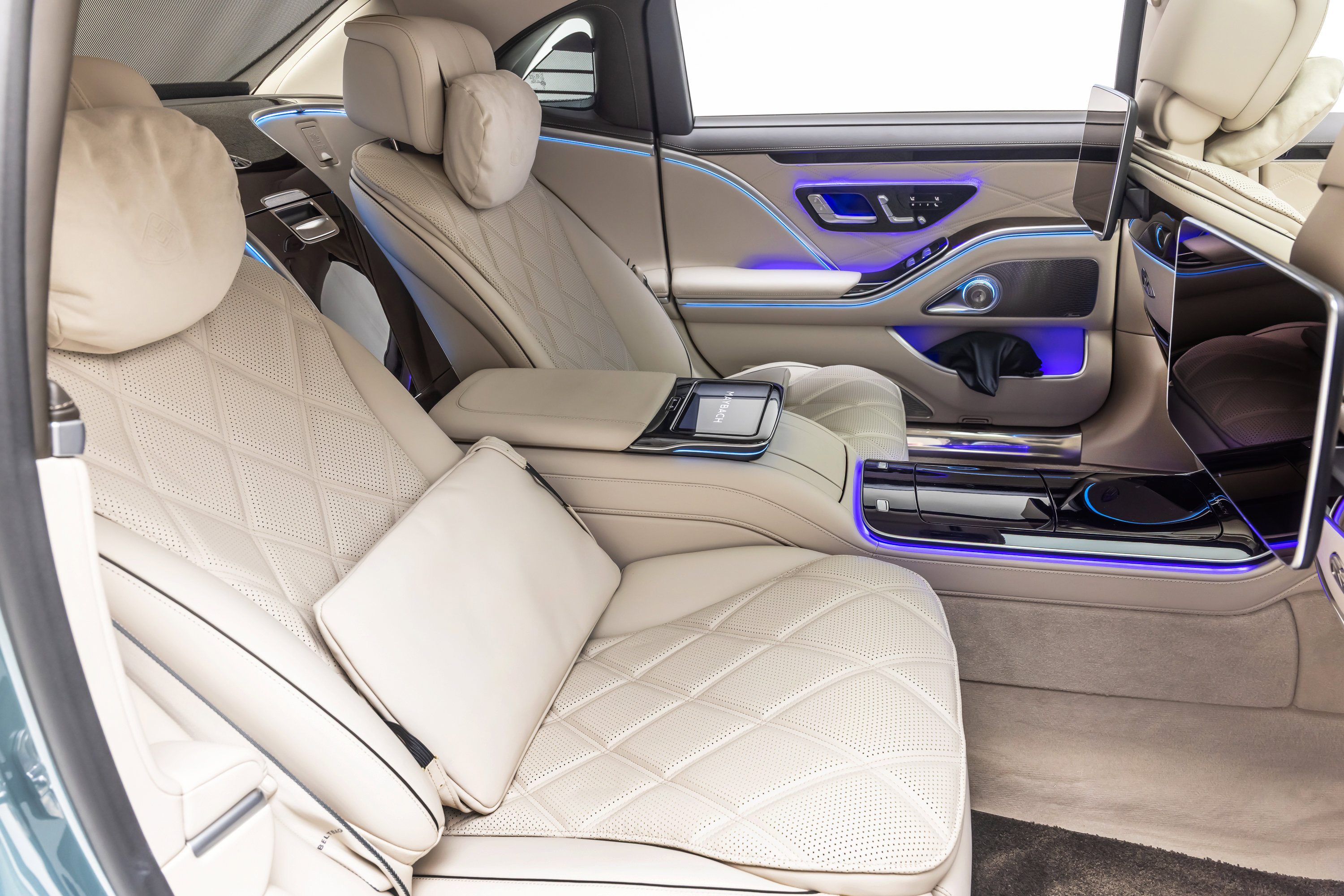 Used 2026 Mercedes-Benz Maybach S 580 4MATIC image 32