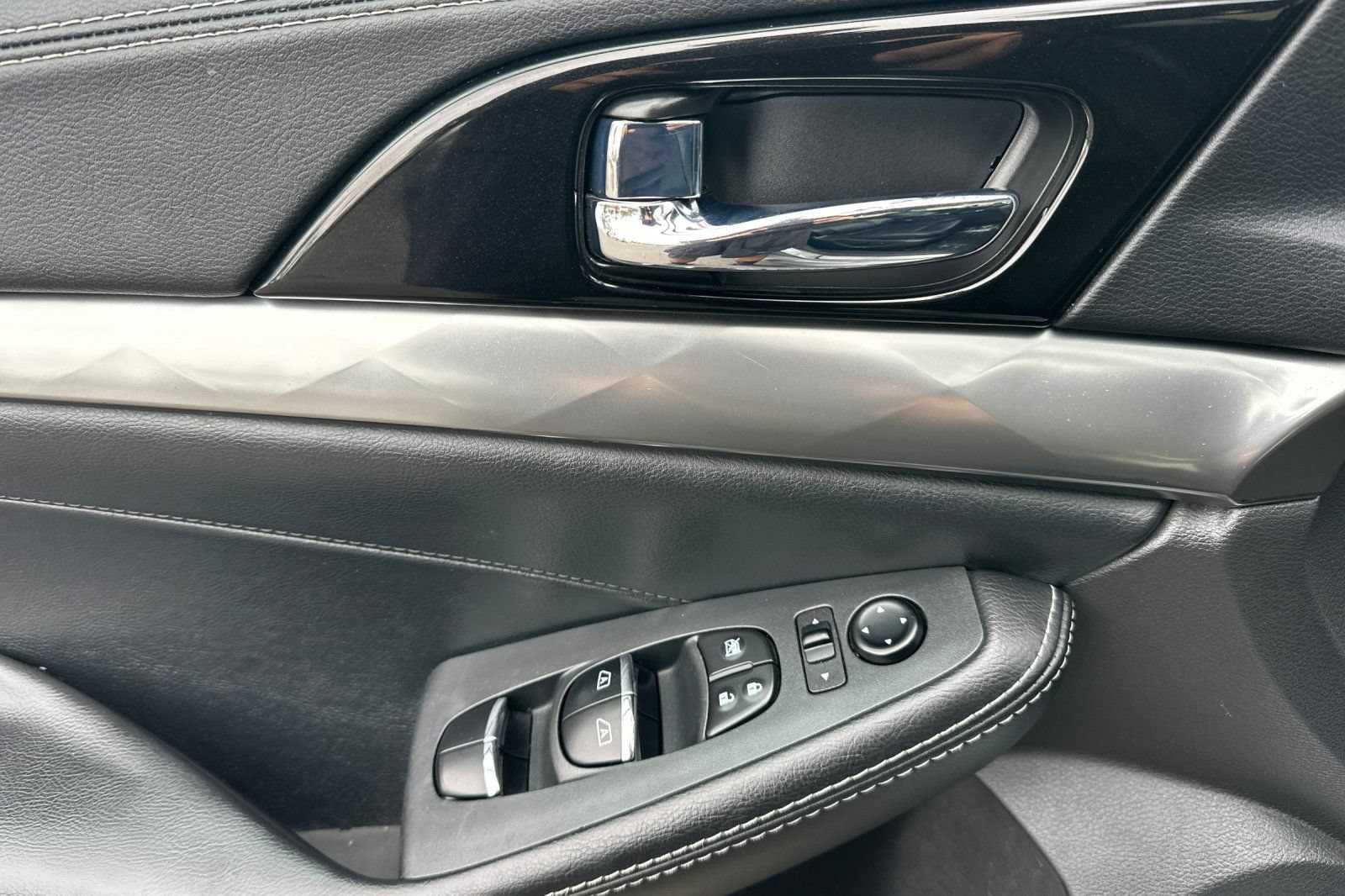 Used 2021 Nissan Maxima 3.5 SV w/ Floor Mat Group FWD image 10