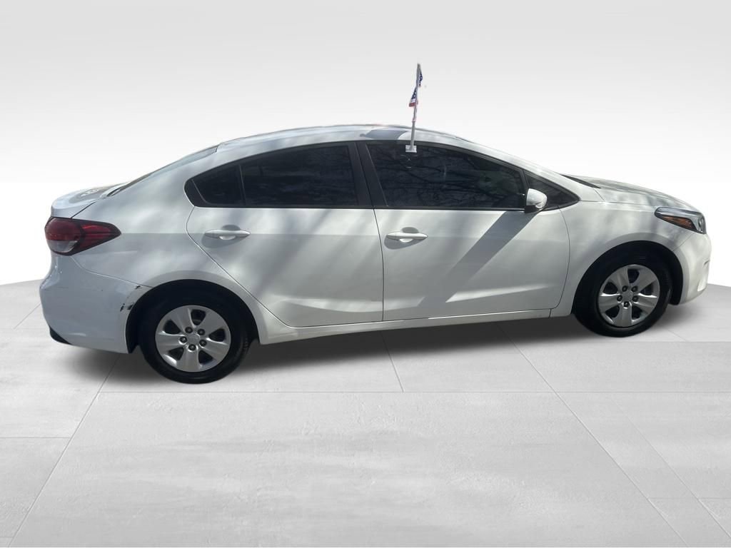Used 2017 Kia Forte LX image 24
