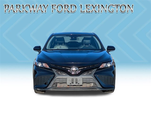 Used 2022 Toyota Camry SE image 5