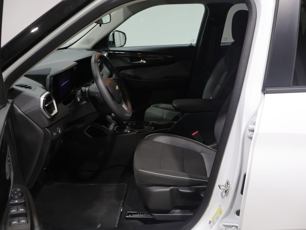 Used 2025 Chevrolet TrailBlazer LT image 10