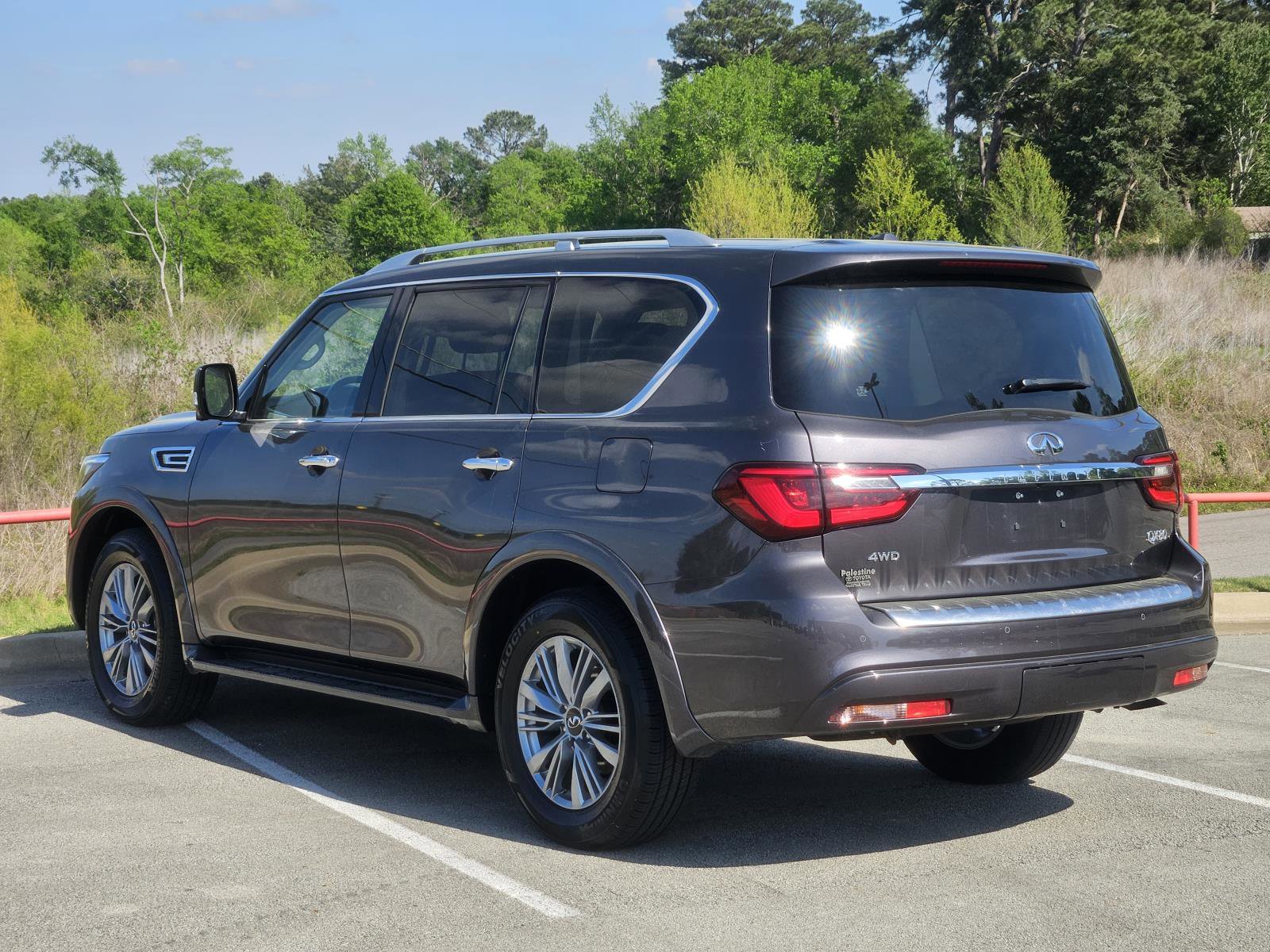 Used 2024 INFINITI QX80 Luxe image 4