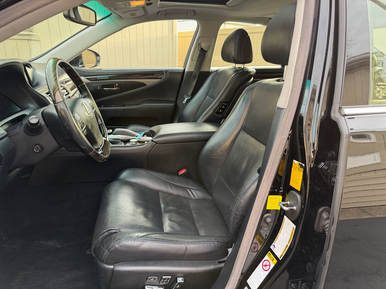 Used 2013 Lexus LS 460 Luxury Sedan AWD w/ Comfort Pkg image 24