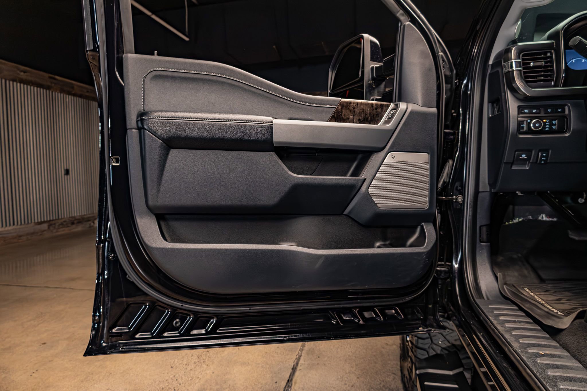 Used 2024 Ford F250 Lariat w/ Lariat Ultimate Package image 27