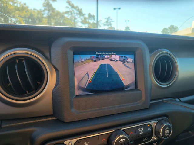 Used 2021 Jeep Wrangler Sport image 23