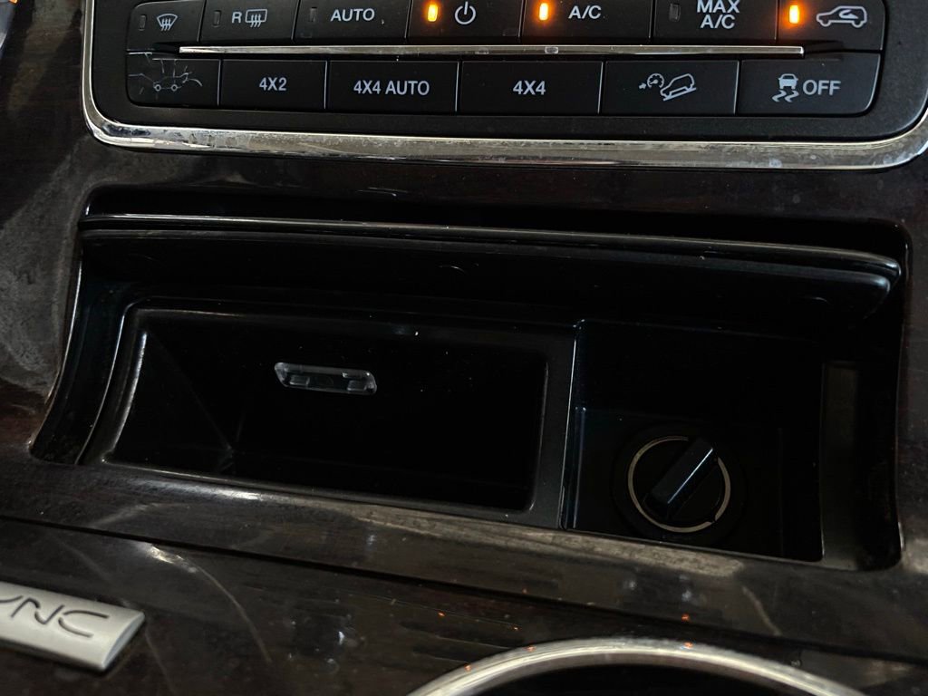 Used 2015 Lincoln Navigator 4WD w/ Equipment Group 101A Reserve image 29