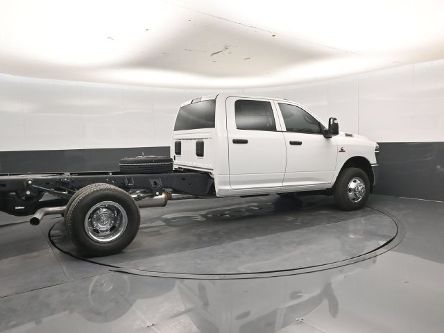 New 2026 RAM 3500 Tradesman w/ Chrome Appearance Group A AWD/4WD image 32
