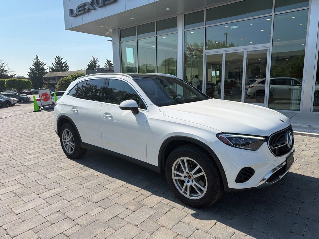 Used 2023 Mercedes-Benz GLC 300 4MATIC image 5