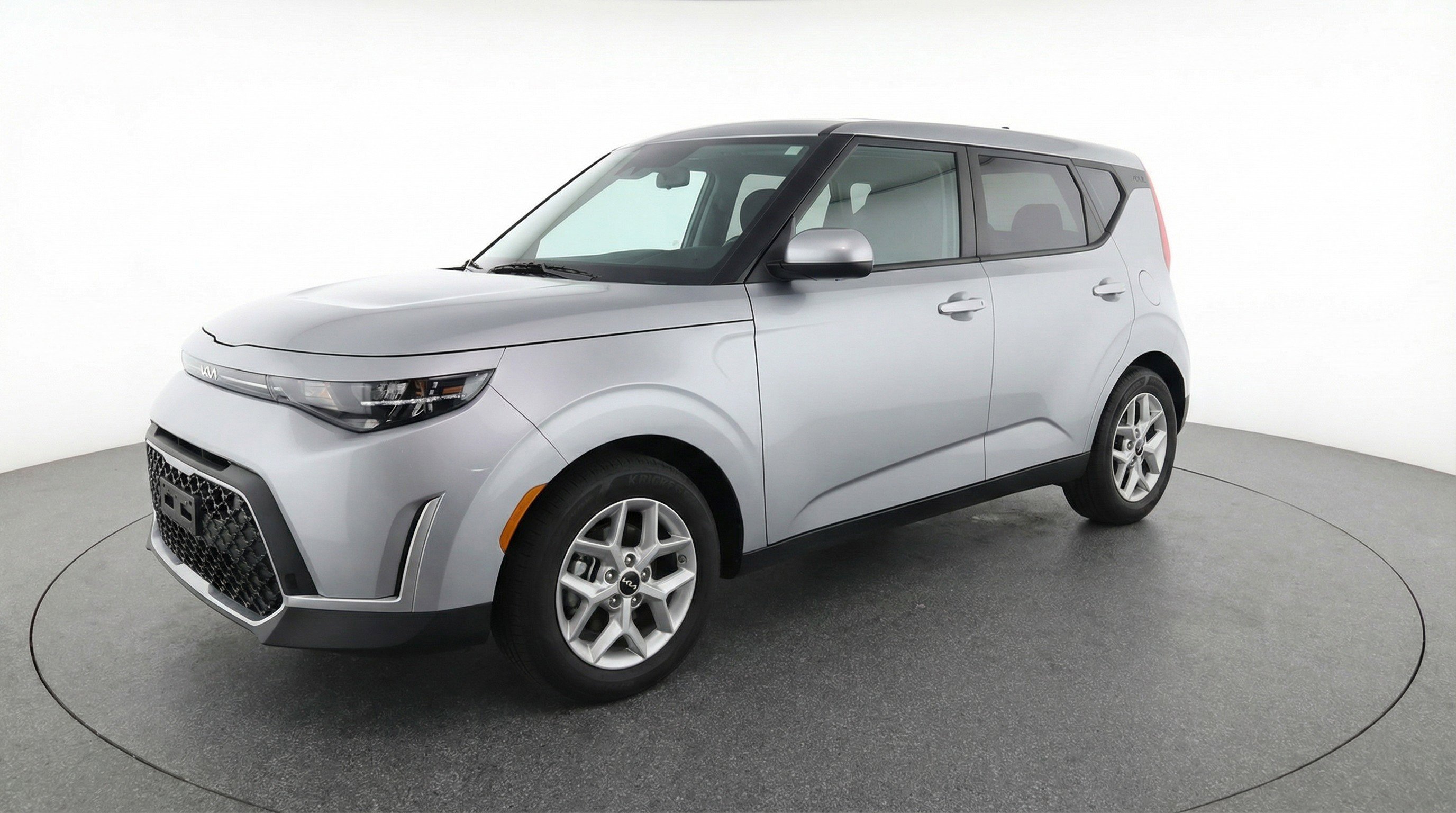 Used 2025 Kia Soul LX w/ LX Technology Package FWD image 3