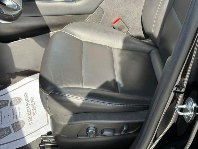 Used 2024 Cadillac XT4 Premium Luxury FWD image 15