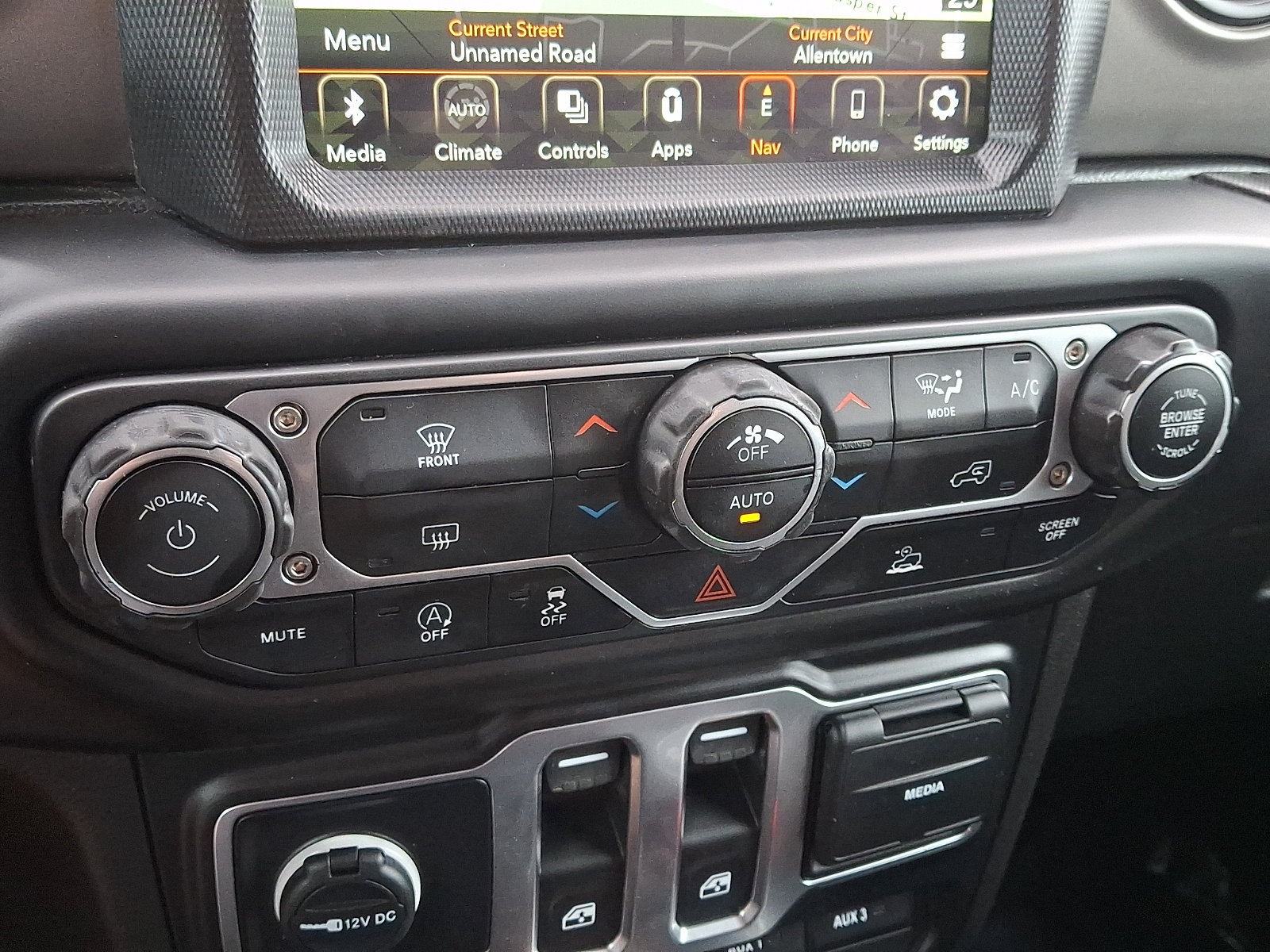 Used 2023 Jeep Wrangler Sport AWD/4WD image 15