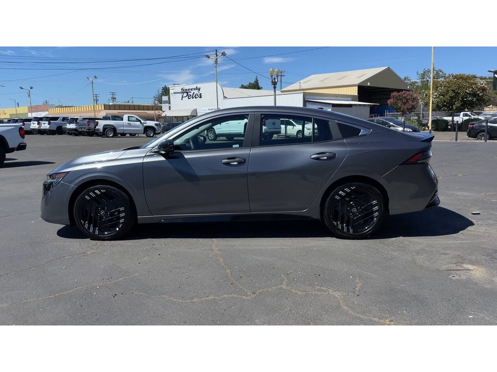 Used 2026 Nissan Sentra SR w/ Floor Mat Package FWD image 8