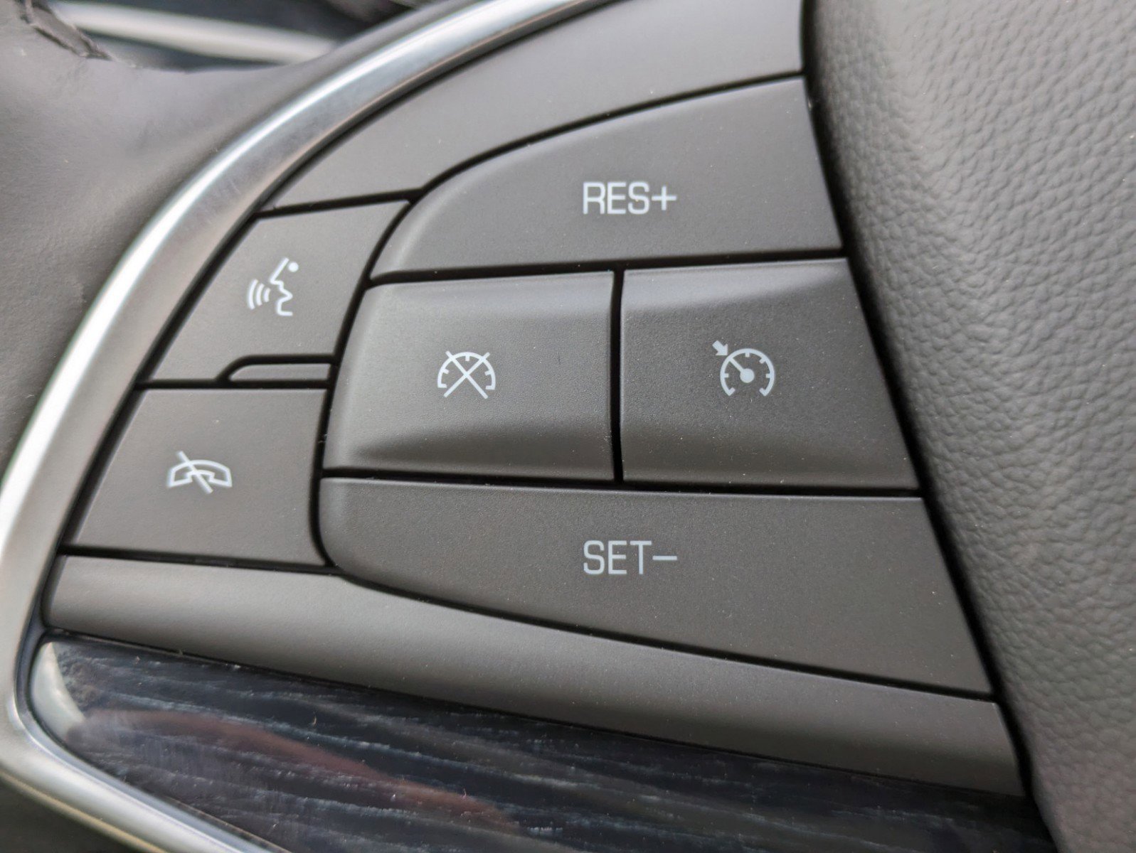 Used 2024 Cadillac XT5 Premium Luxury image 9