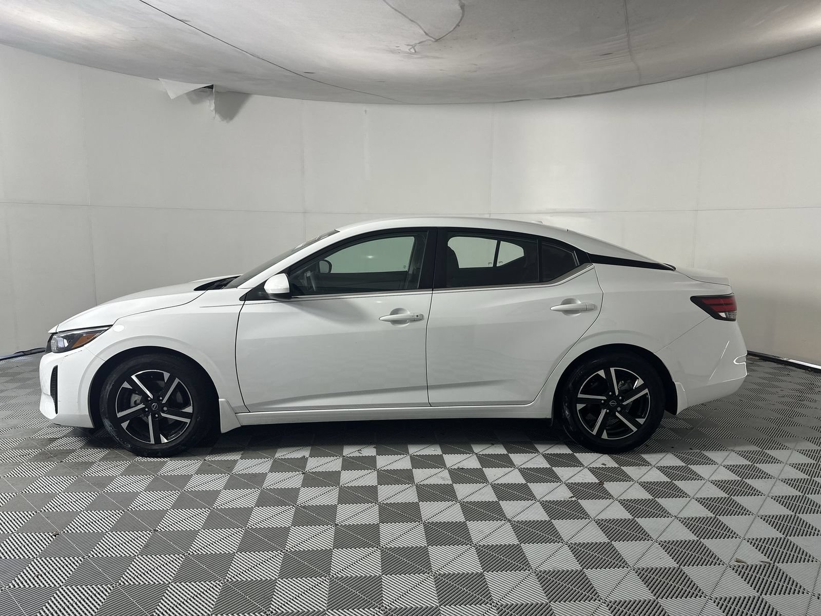 Certified 2024 Nissan Sentra SV FWD image 5