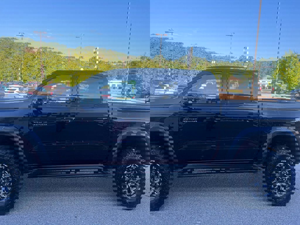 New 2025 Chevrolet Colorado ZR2 image 8