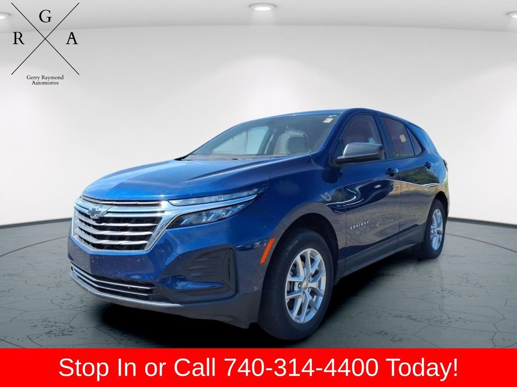 Used 2023 Chevrolet Equinox LS w/ LS Convenience Package AWD/4WD image 3