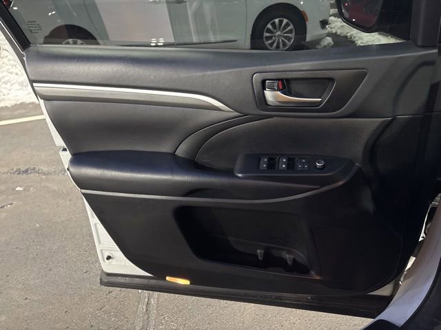 Used 2019 Toyota Highlander SE image 24