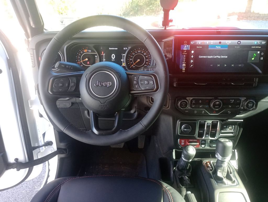 Used 2025 Jeep Wrangler Unlimited Rubicon image 13