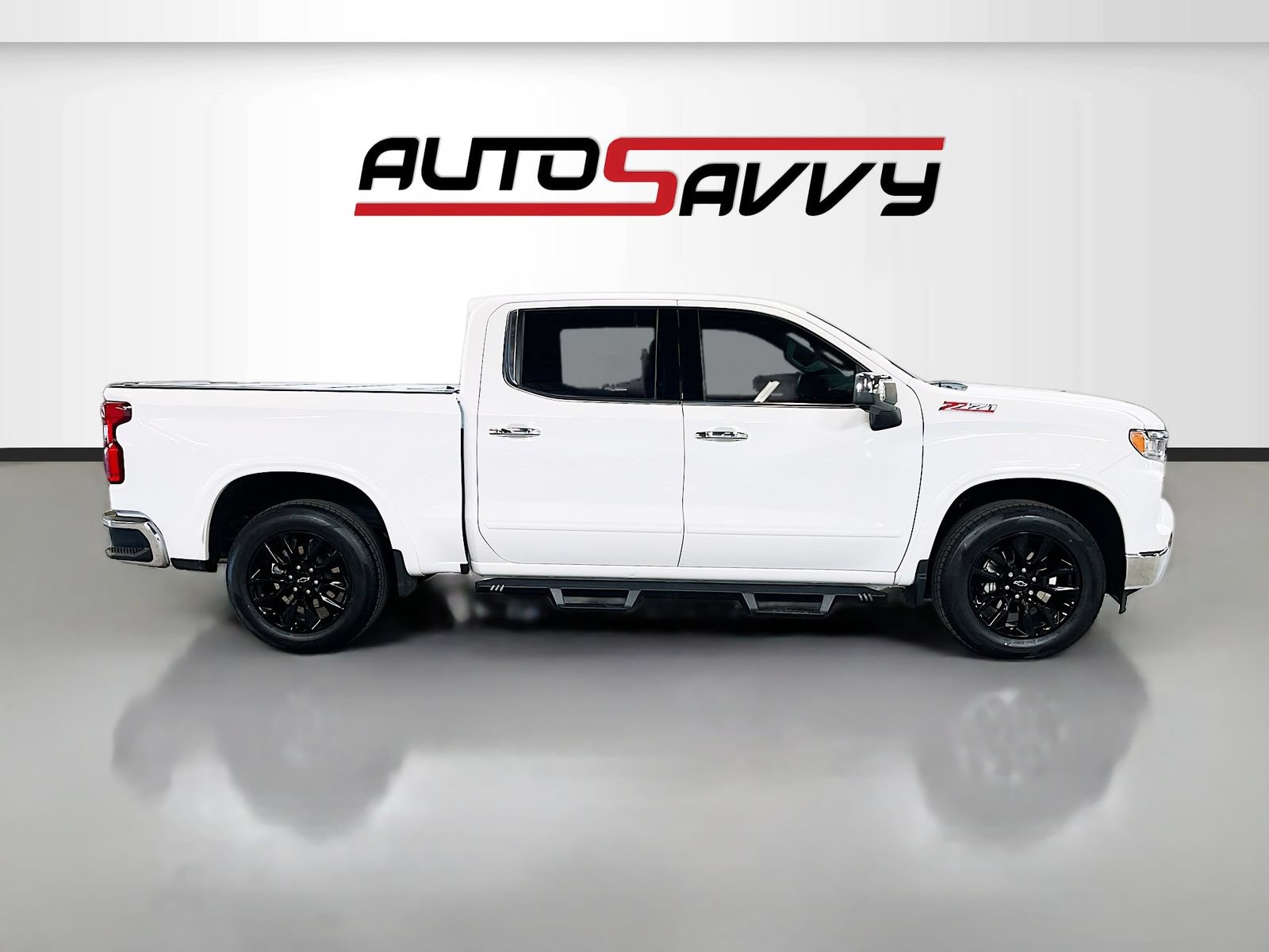 Used 2025 Chevrolet Silverado 1500 LTZ w/ LTZ Premium Package AWD/4WD image 8