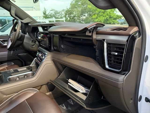 Used 2024 GMC Sierra 3500 Denali AWD/4WD image 41