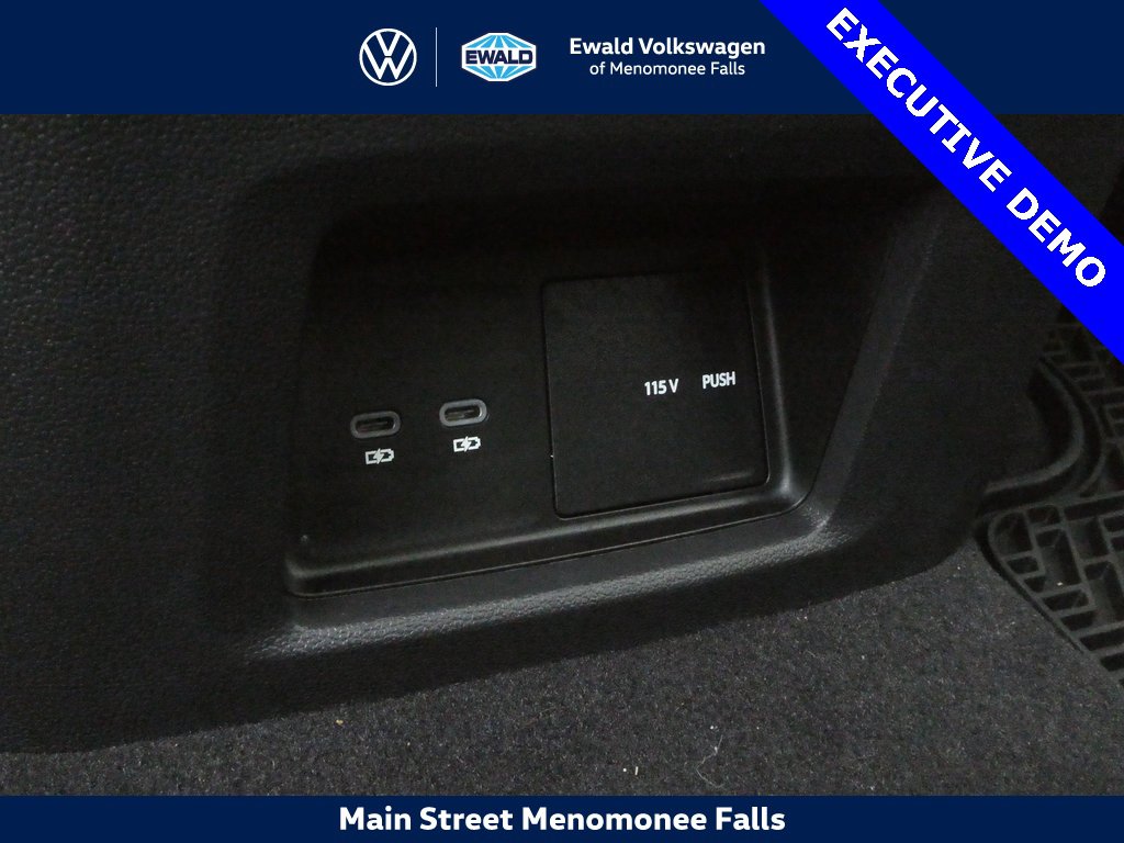 New 2025 Volkswagen Atlas Cross Sport SEL R-Line image 43