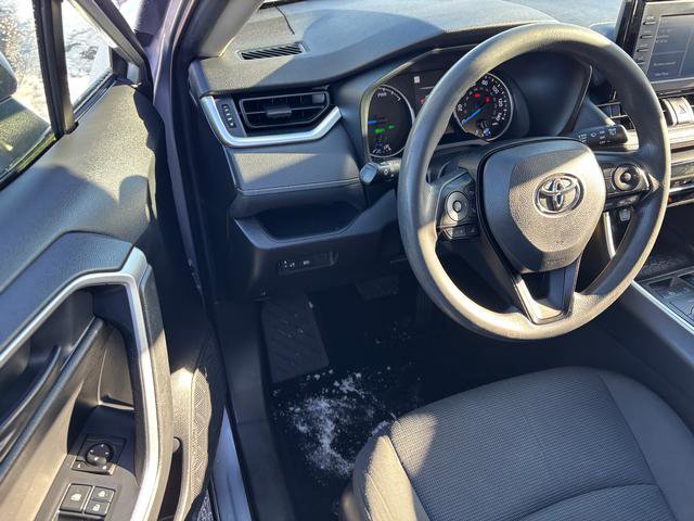 Used 2022 Toyota RAV4 LE image 9
