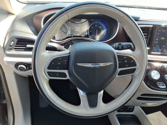 Used 2019 Chrysler Pacifica Limited FWD image 46