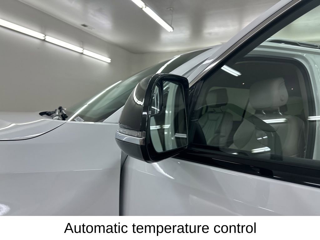 Used 2024 Jeep Wagoneer L 4WD image 17